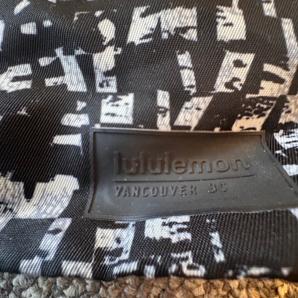 Lululemon OS Two Steps Ahead Drawstring Bag - Black + White Only - Picture 6 of 6